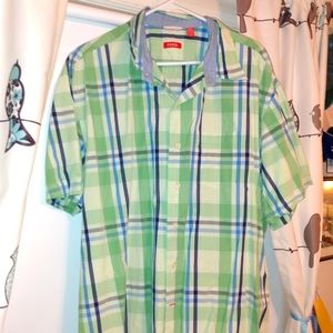 Izod short sleeve button down shirt